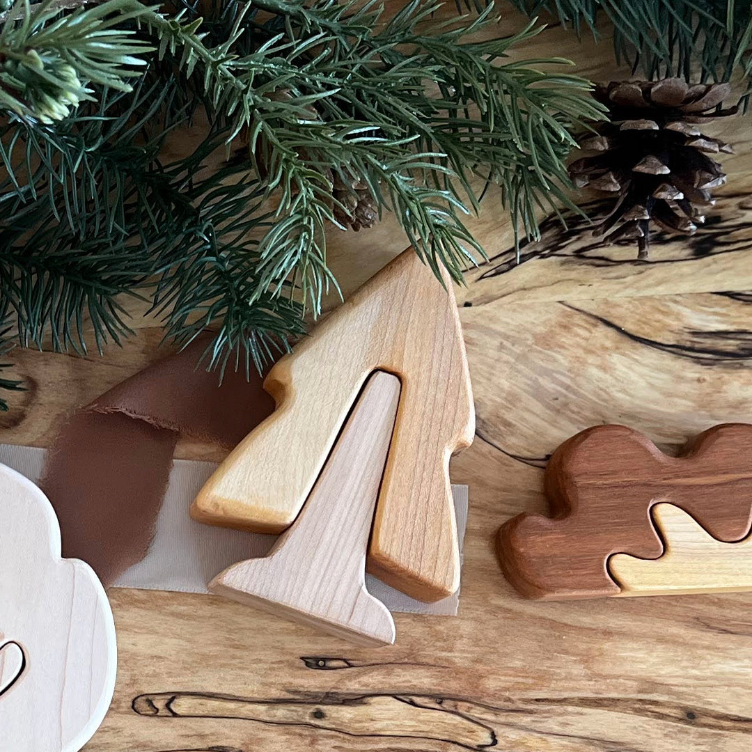 Natural Two-Tone Pine Tree Puzzle